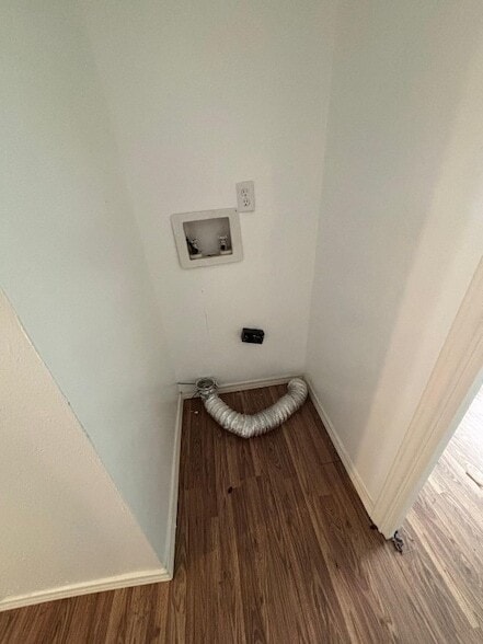 Building Photo - 250 Richard St