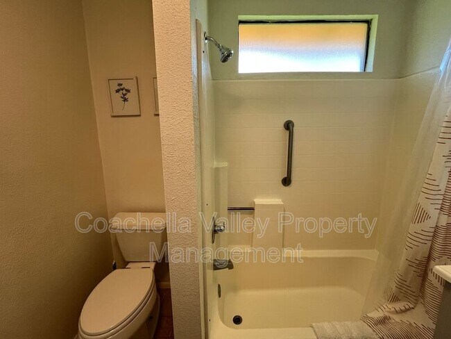 Building Photo - 82135 Bergman Dr