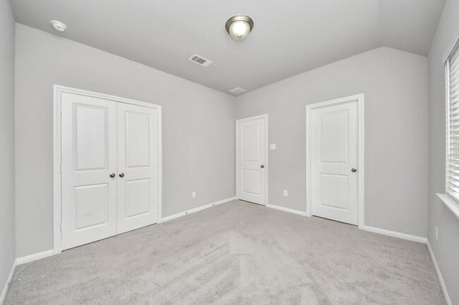 Building Photo - 859 Sarasota Shore Dr