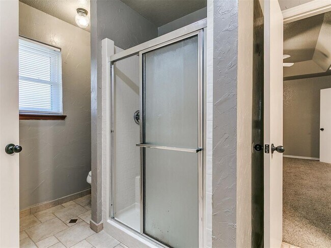 Building Photo - 617 Golden Eagle Dr