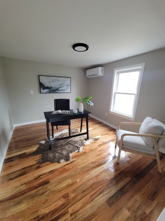 Building Photo - Single-Family Living in Killingly