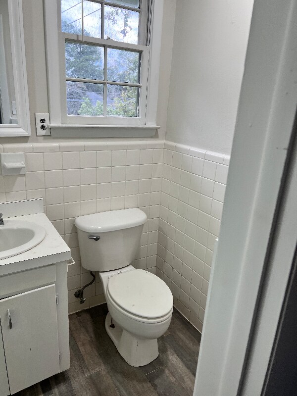 Building Photo - 830 North Ave