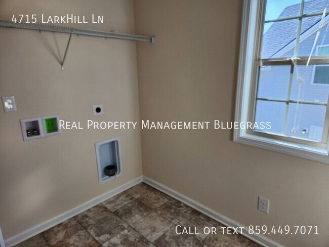 Building Photo - 4715 Larkhill Ln