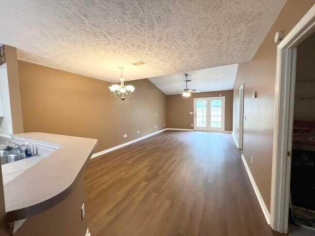 Building Photo - 623 Belle Court