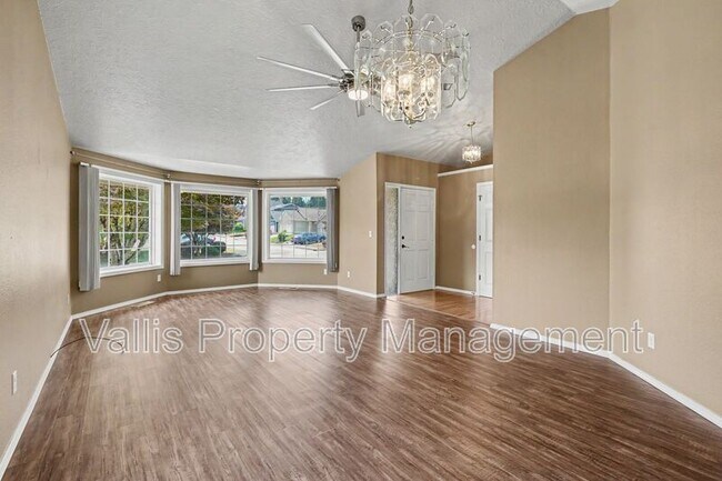 Building Photo - 1075 Mildred Ln SE