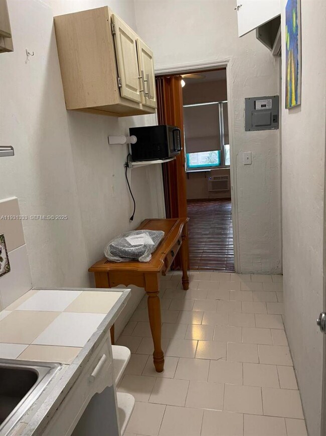 Building Photo - 6830 Harding Ave