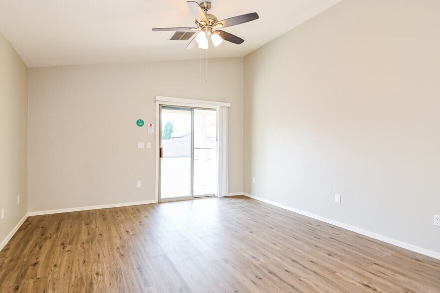 Building Photo - 10354 E Ravenswood St