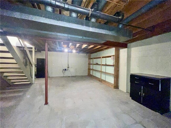 Building Photo - 119 E Pike St
