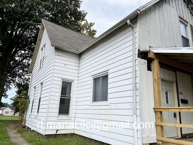 Building Photo - 1033 S Gibson St