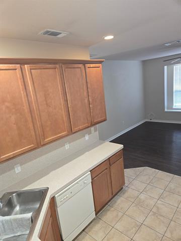 Building Photo - 1629 Summerhill Ct