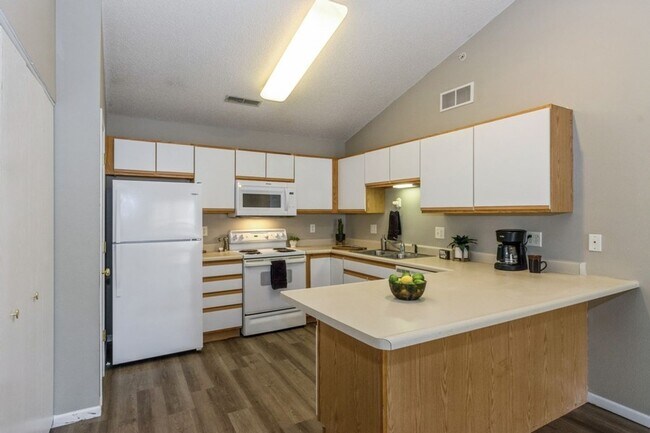 Building Photo - Updated 2 Bedroom with Garage and Off Street Parking Included!