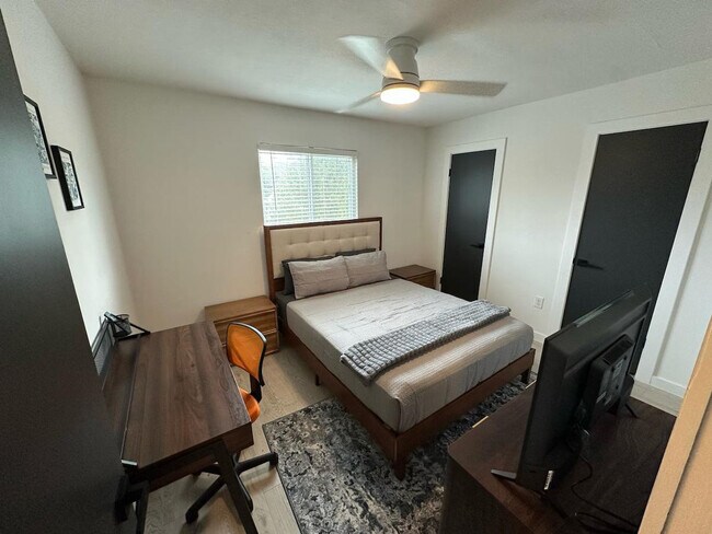 Building Photo - 1317 Newning Ave