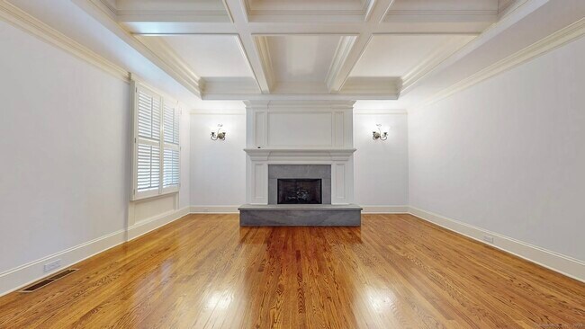 Building Photo - 59 Crescent Rd