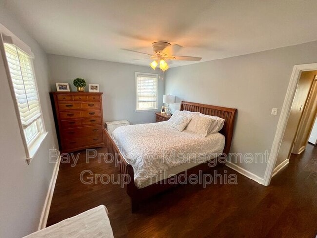 Building Photo - 4818 Woodland Ave