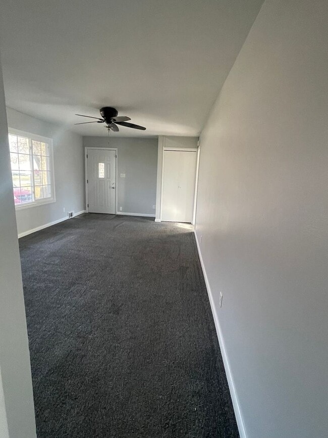 Building Photo - 3 Bedroom Home