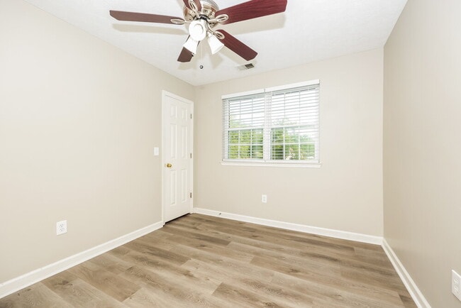Building Photo - 607 Doral Pointe