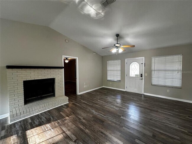 Building Photo - 44 Teak Course