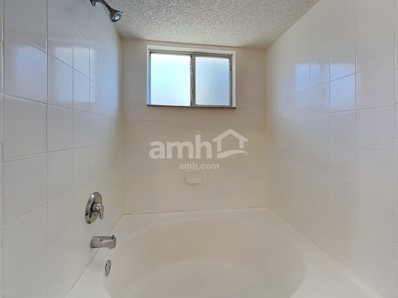 Building Photo - 3646 Arava Dr
