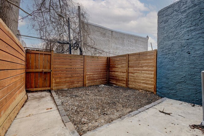 Building Photo - 2335 N 30th St
