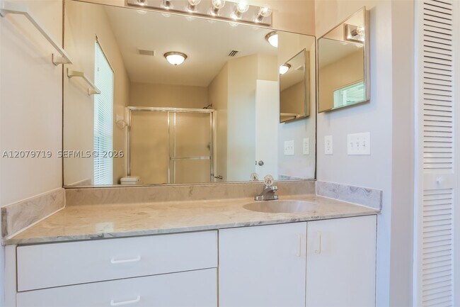 Building Photo - 2514 SW Monterrey Ln