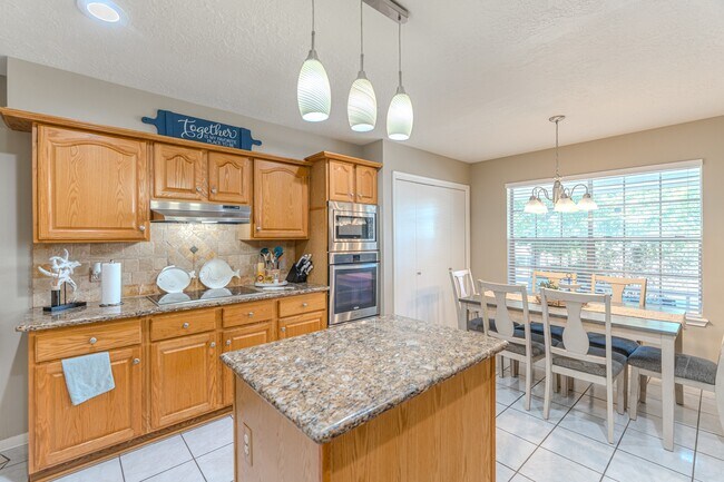 Building Photo - 13417 Bunker Hill Dr