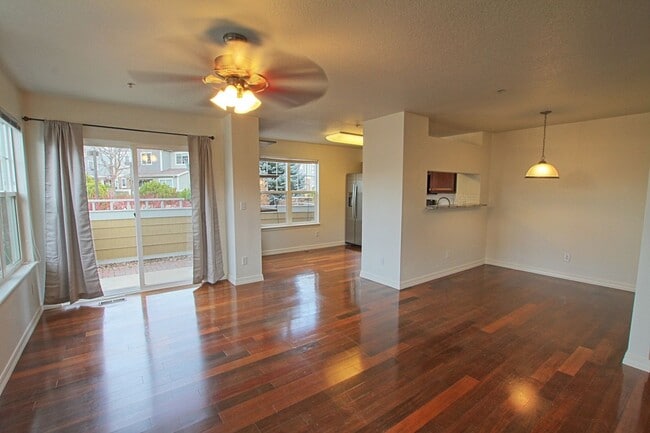 Building Photo - 14300 Waterside Ln