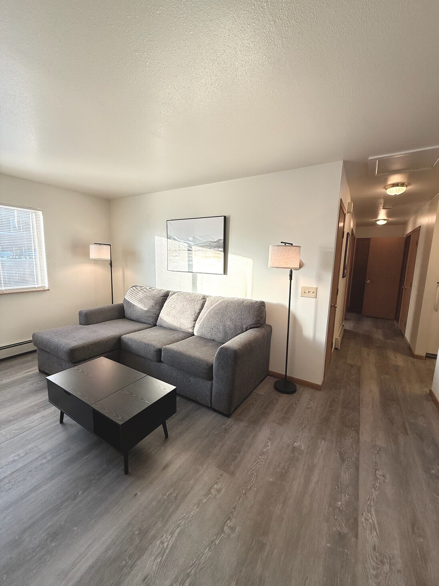 Building Photo - 1512 Lake Elmo Dr