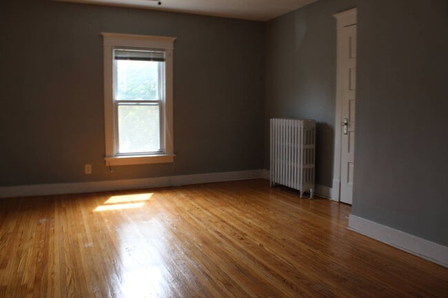 Building Photo - 1710 6th St