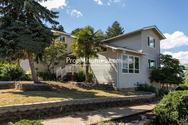 Building Photo - 8271 SW 184th Ave