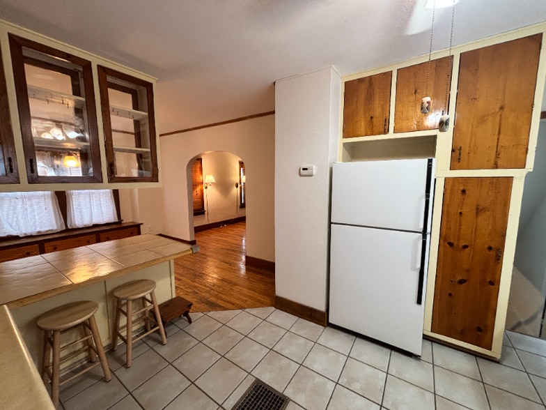 Building Photo - 1321 Lay Blvd