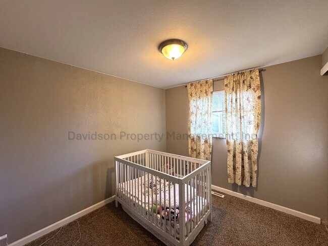 Building Photo - Charming 4 Bedroom Tri-level House in Southeast Colorado Springs MORE PICS TO COME!