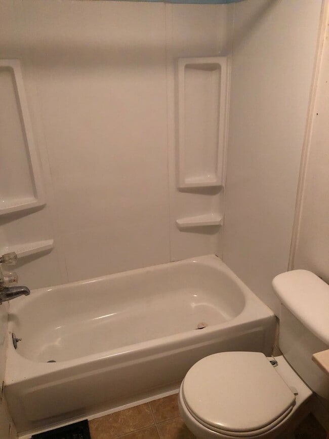 Building Photo - Spacious 2bd / 1Bath home in the Perry District!