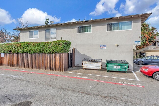 Building Photo - 1772 De Marietta Ave