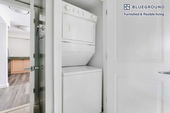 Building Photo - 4835 Cordell Ave