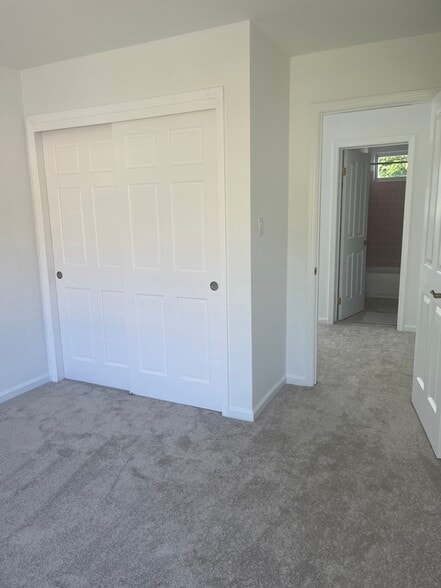 Building Photo - 155 San Andreas Dr