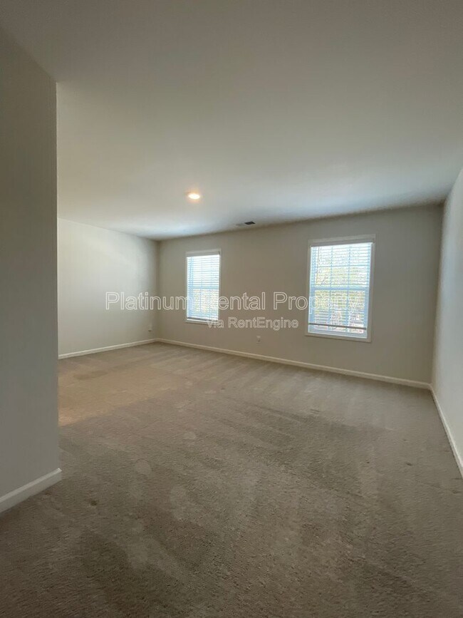 Building Photo - 1616 Chancery Ln