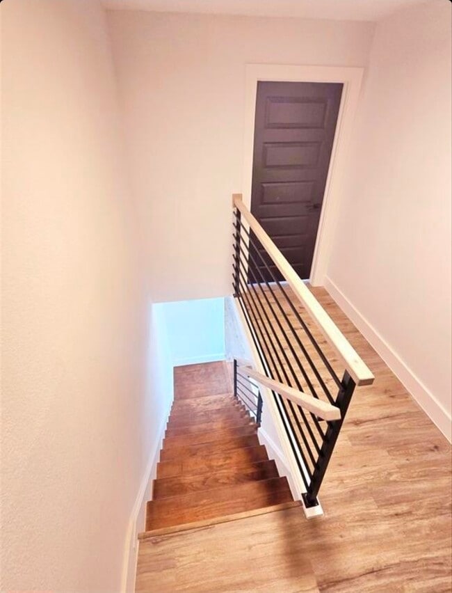 Building Photo - 2105 Sheridan St