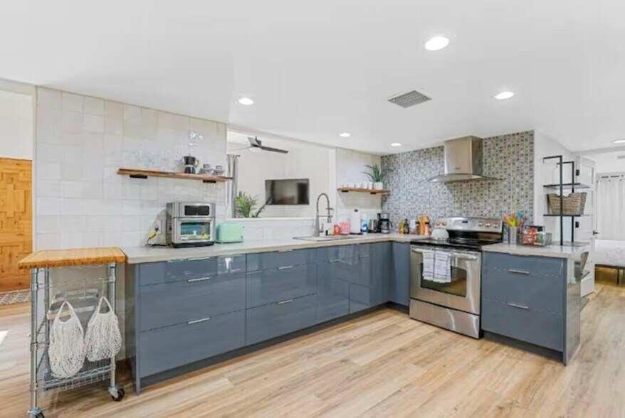 Building Photo - 51 Julie Ln