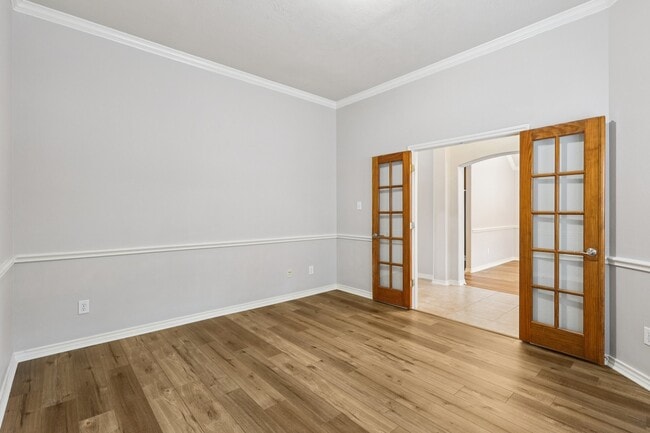 Building Photo - 10206 Pine Flats Dr