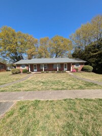 Building Photo - 2BD/1BA Duplex in Hickory