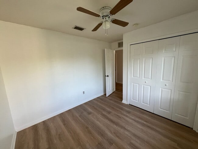 Building Photo - 3/2/1 W/ Solar estimated savings of $200 i...