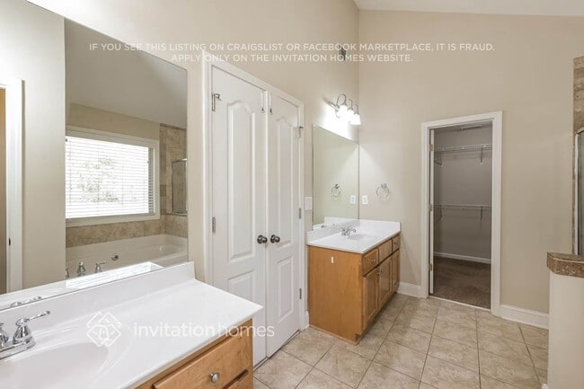 Building Photo - 680 Herring Rd