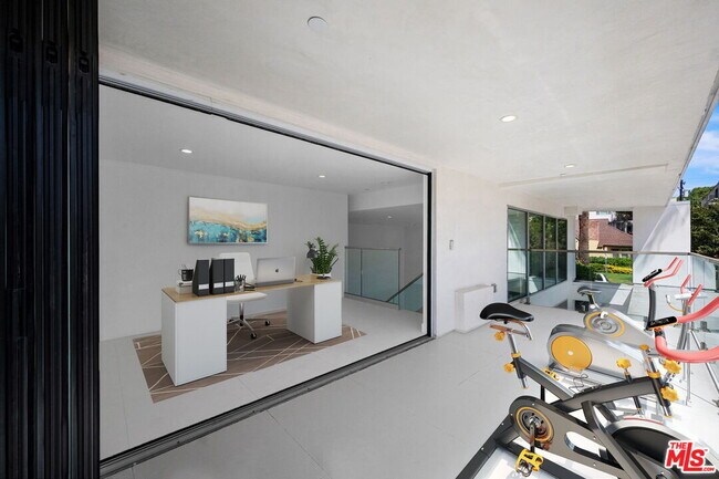 Building Photo - 621 Kings Rd