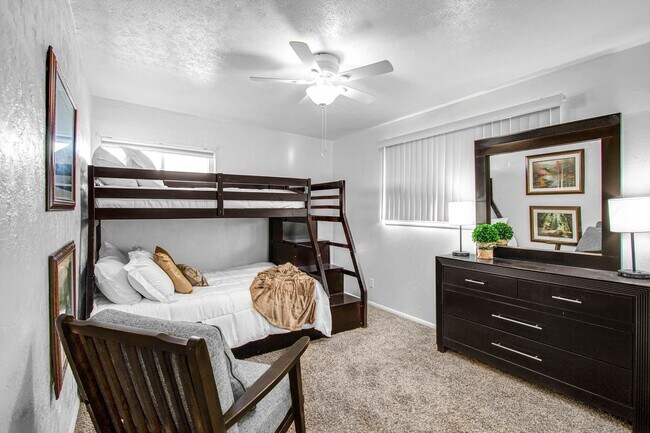 Building Photo - Furnished 3 bedroom, 2 bath home in Northeast El Paso!