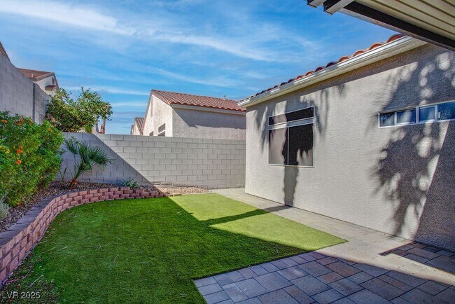 Building Photo - 755 Cam Del Ray