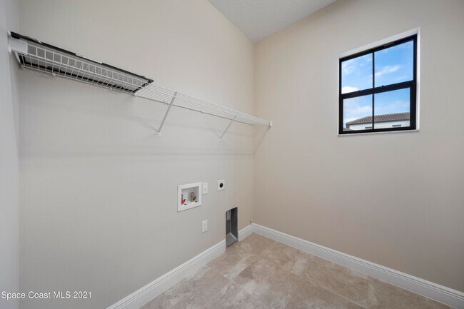 Building Photo - 7205 Primavera Ln