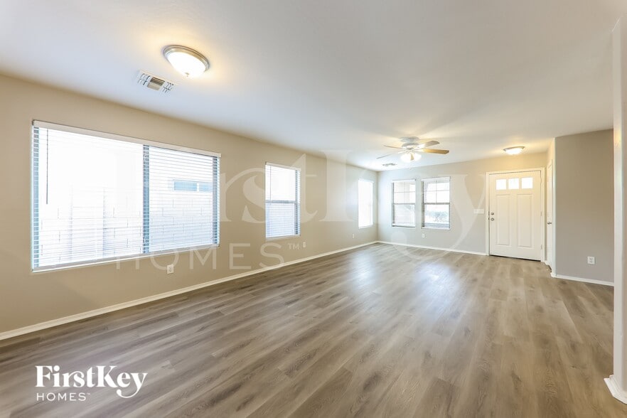 Building Photo - 14088 W Larkspur Dr