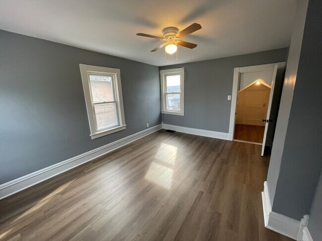 Building Photo - Fully renovated 2 bedroom home in Meadville!