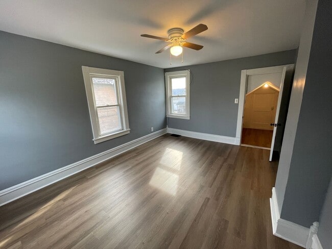 Building Photo - Fully renovated 2 bedroom, plus office home in Meadville!