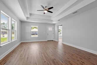 Building Photo - 49 Melody Ln